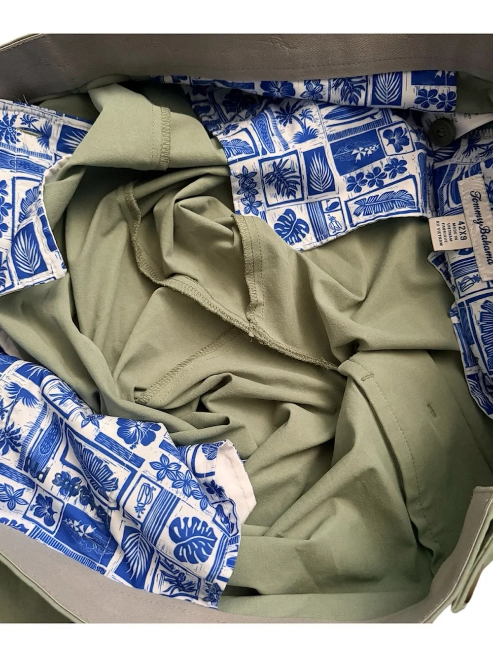 Tommy Bahama Men’s Green 5 pockets Solid Chino Flat Front Shorts 9 Inch Inseam